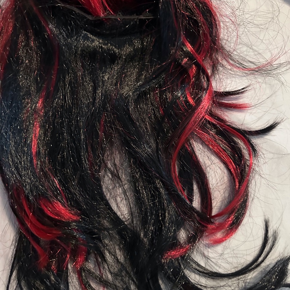 Halloween wig Black and reddish long layered hair - Picture 10 of 10
